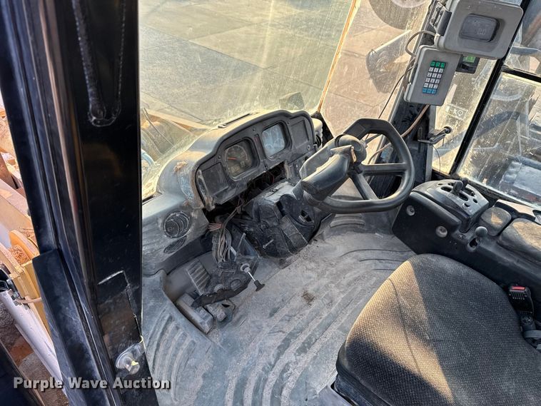 image for item EE3407 2002 Caterpillar 980G Series II wheel loader