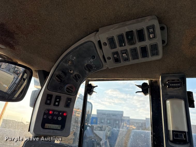 image for item EE3407 2002 Caterpillar 980G Series II wheel loader