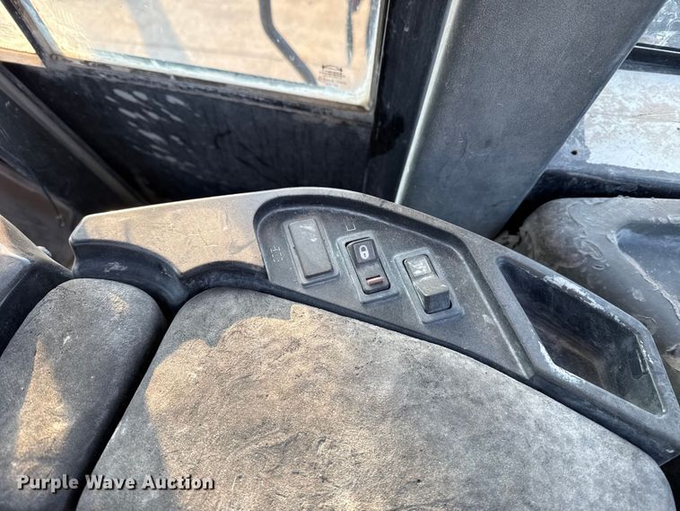 image for item EE3407 2002 Caterpillar 980G Series II wheel loader