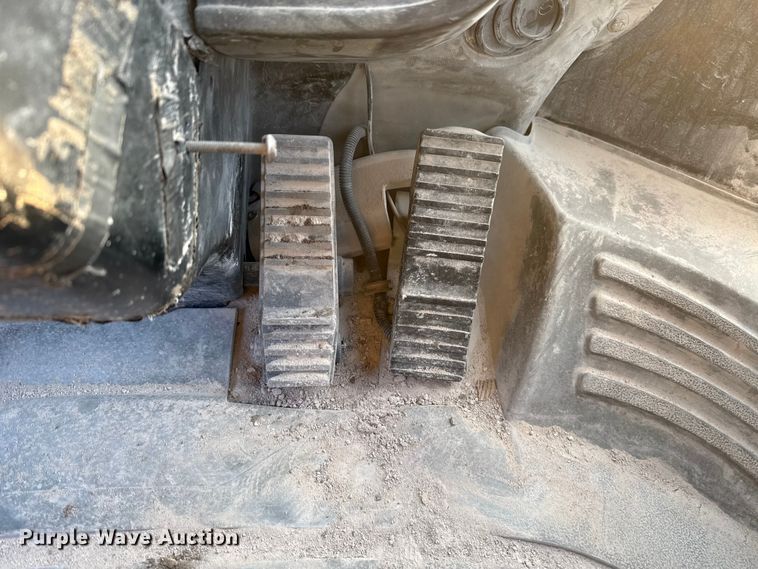 image for item EE3407 2002 Caterpillar 980G Series II wheel loader