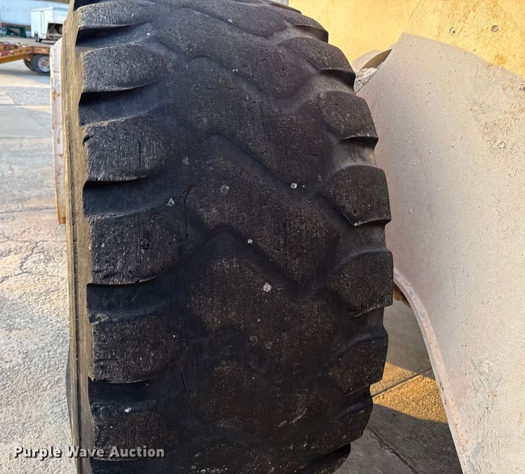image for item EE3407 2002 Caterpillar 980G Series II wheel loader