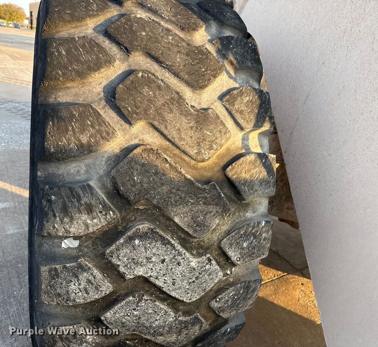 image for item EE3407 2002 Caterpillar 980G Series II wheel loader