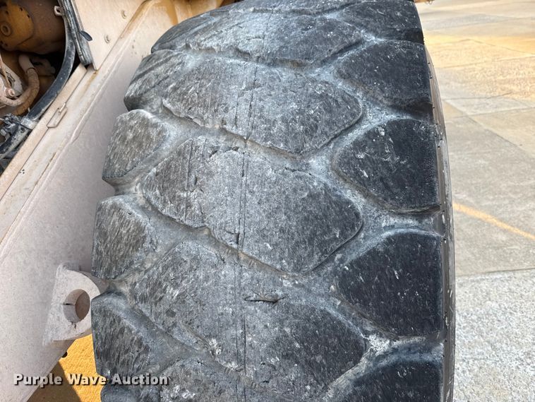 image for item EE3407 2002 Caterpillar 980G Series II wheel loader