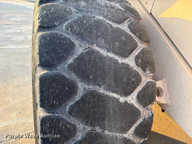 image for item EE3407 2002 Caterpillar 980G Series II wheel loader