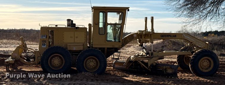 image for item EE3421 1993 Caterpillar 12G motor grader