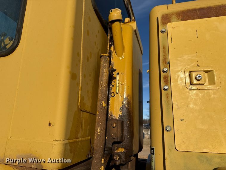 image for item EE3421 1993 Caterpillar 12G motor grader