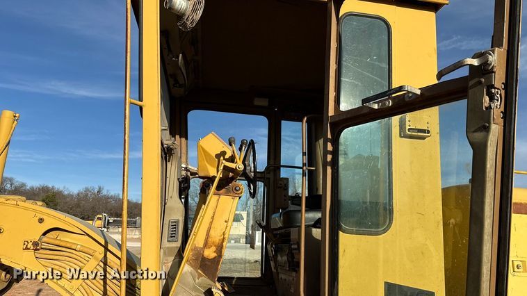 image for item EE3421 1993 Caterpillar 12G motor grader