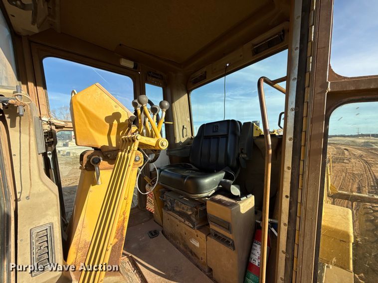 image for item EE3421 1993 Caterpillar 12G motor grader