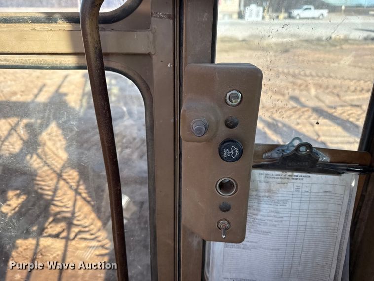 image for item EE3421 1993 Caterpillar 12G motor grader
