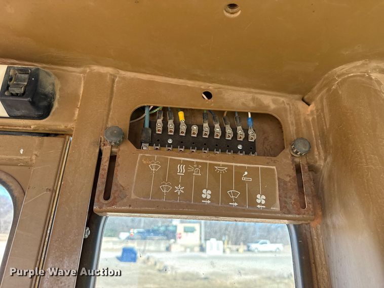 image for item EE3421 1993 Caterpillar 12G motor grader