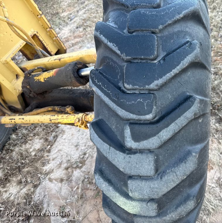 image for item EE3421 1993 Caterpillar 12G motor grader