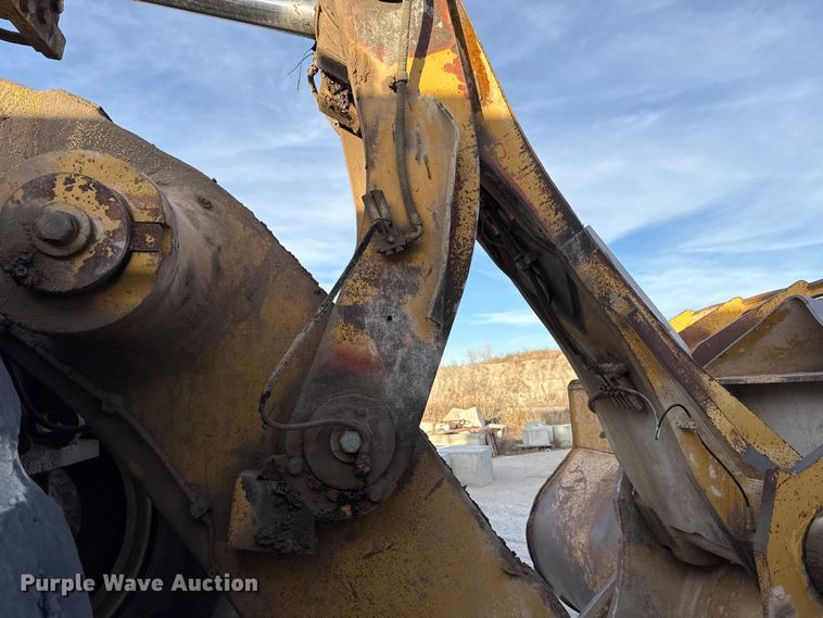 image for item EE3427 2001 Caterpillar 992G wheel loader