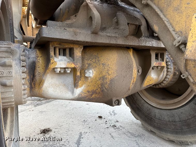 image for item EE3427 2001 Caterpillar 992G wheel loader