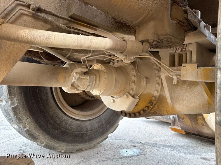 image for item EE3427 2001 Caterpillar 992G wheel loader