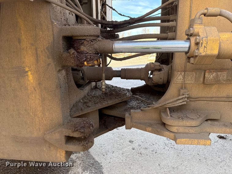 image for item EE3427 2001 Caterpillar 992G wheel loader