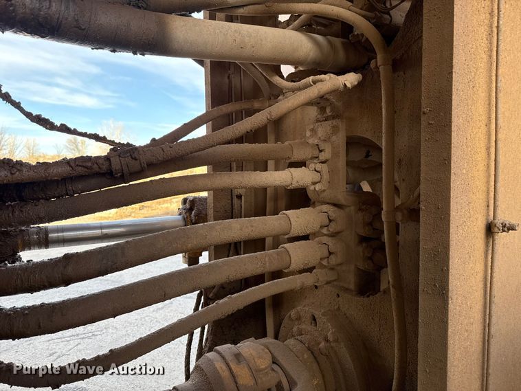 image for item EE3427 2001 Caterpillar 992G wheel loader