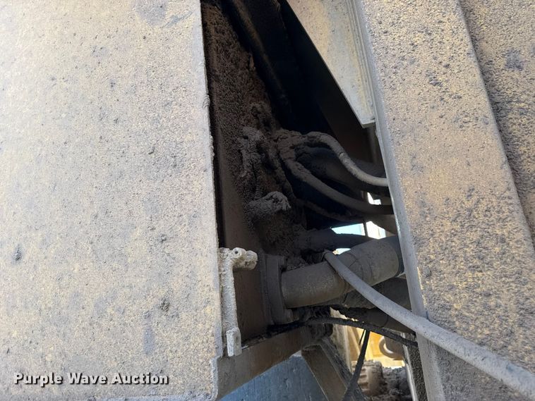 image for item EE3427 2001 Caterpillar 992G wheel loader