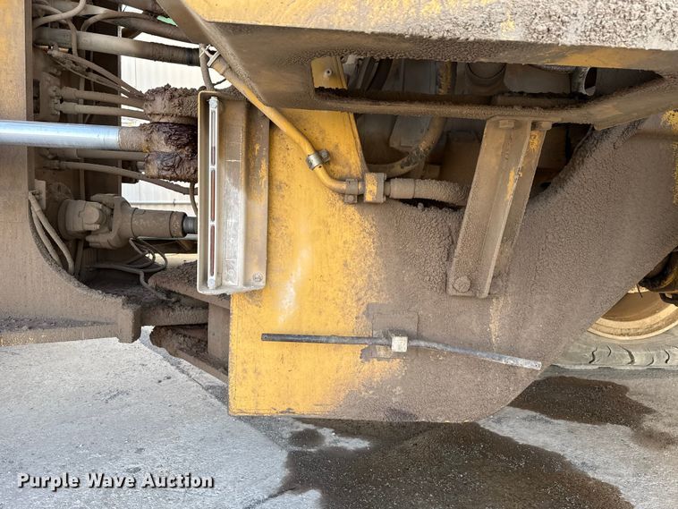 image for item EE3427 2001 Caterpillar 992G wheel loader