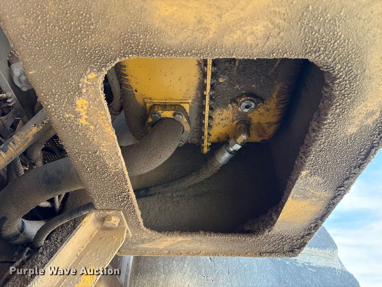 image for item EE3427 2001 Caterpillar 992G wheel loader