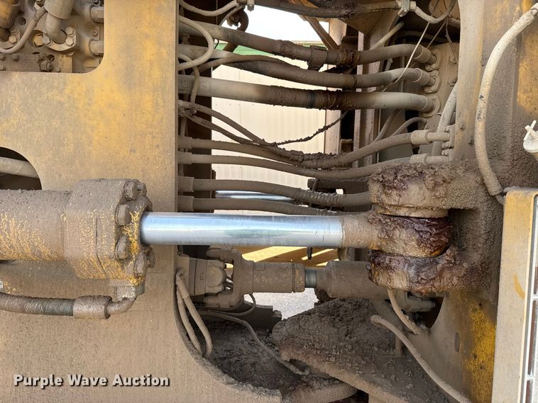 image for item EE3427 2001 Caterpillar 992G wheel loader