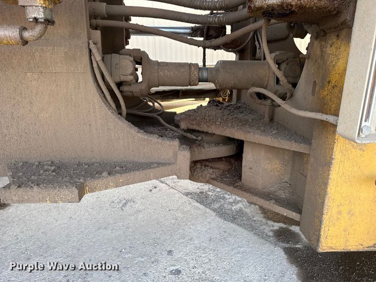 image for item EE3427 2001 Caterpillar 992G wheel loader