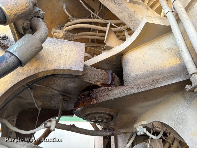 image for item EE3427 2001 Caterpillar 992G wheel loader