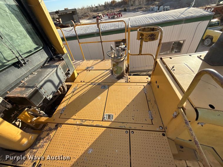 image for item EE3427 2001 Caterpillar 992G wheel loader