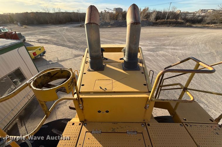 image for item EE3427 2001 Caterpillar 992G wheel loader