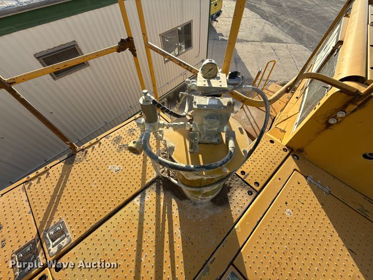 image for item EE3427 2001 Caterpillar 992G wheel loader