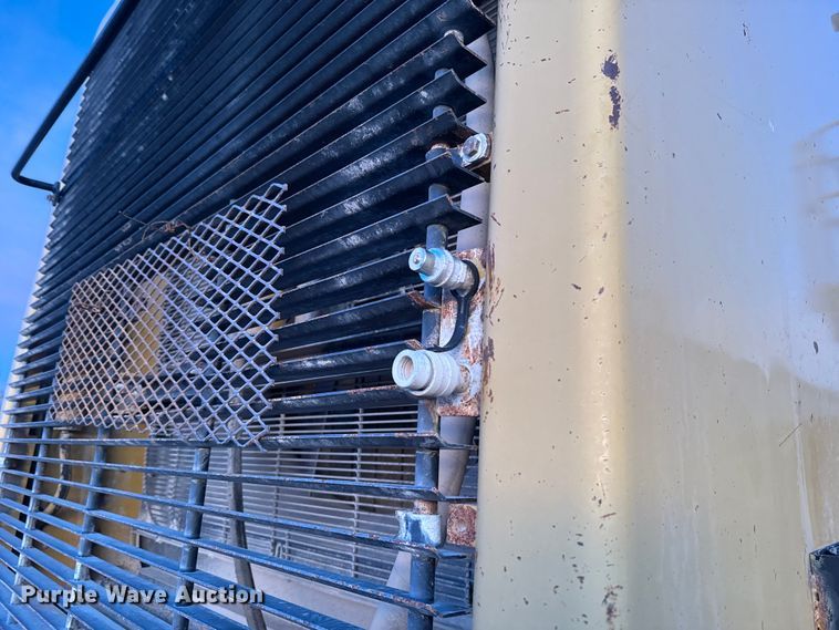 image for item EE3427 2001 Caterpillar 992G wheel loader