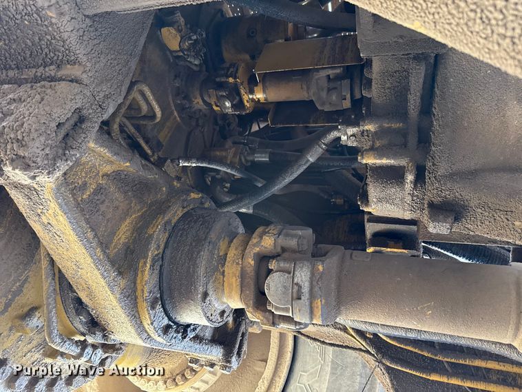 image for item EE3427 2001 Caterpillar 992G wheel loader