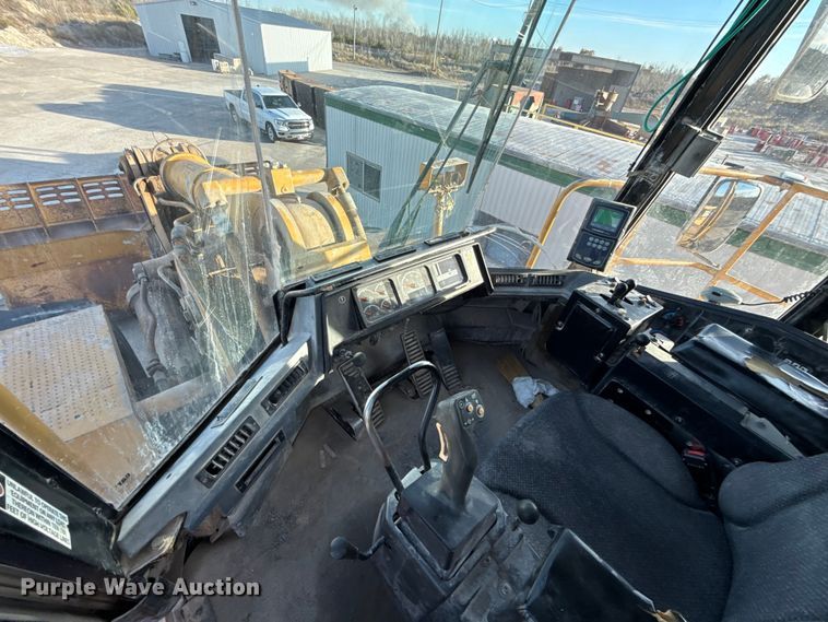 image for item EE3427 2001 Caterpillar 992G wheel loader