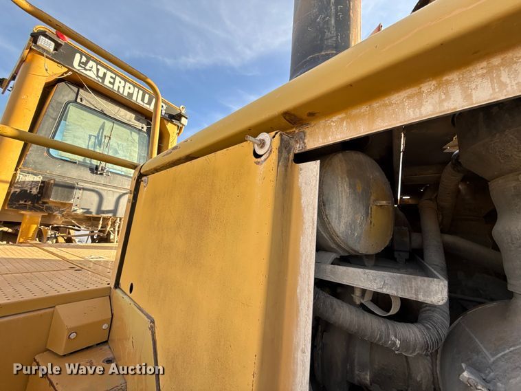 image for item EE3427 2001 Caterpillar 992G wheel loader