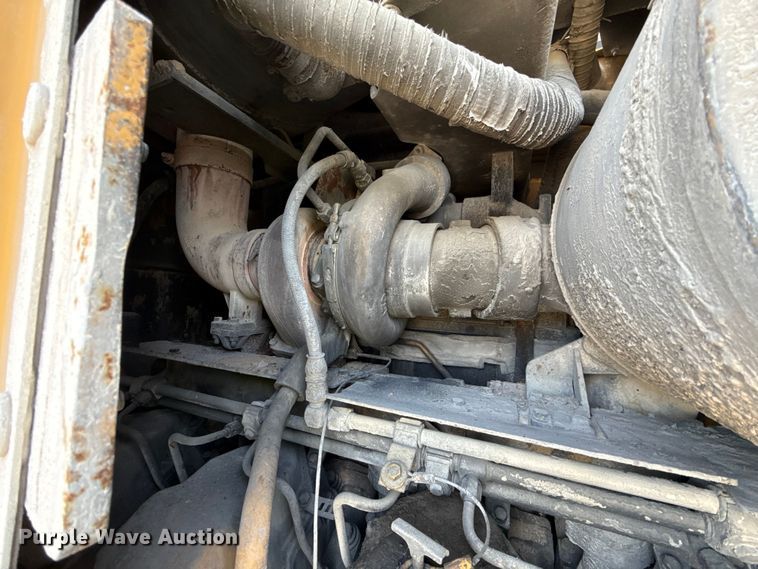 image for item EE3427 2001 Caterpillar 992G wheel loader