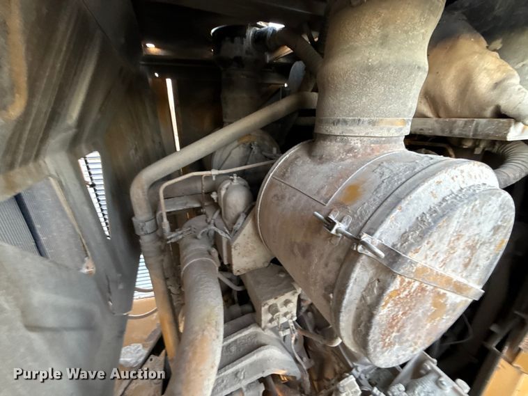 image for item EE3427 2001 Caterpillar 992G wheel loader