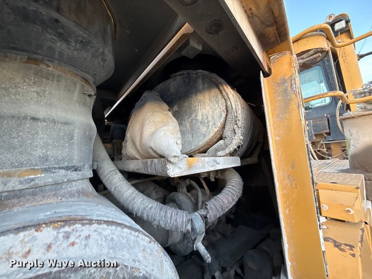 image for item EE3427 2001 Caterpillar 992G wheel loader