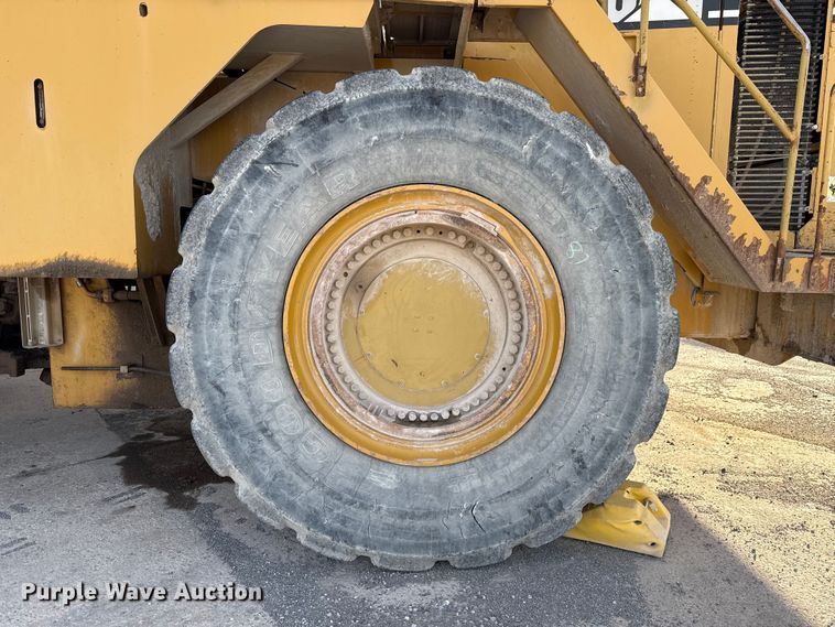 image for item EE3427 2001 Caterpillar 992G wheel loader