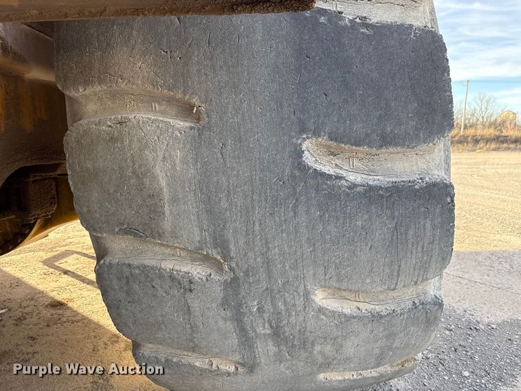 image for item EE3427 2001 Caterpillar 992G wheel loader