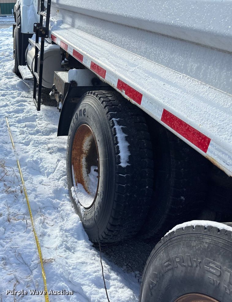 image for item EE4225 2012 International WorkStar 7600 Dump Truck