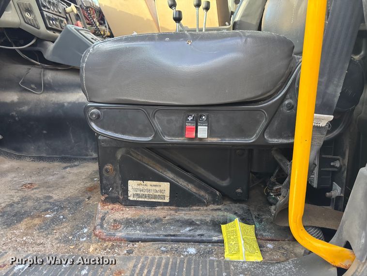 image for item EE4225 2012 International WorkStar 7600 Dump Truck