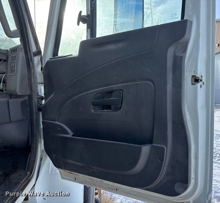 image for item EE4225 2012 International WorkStar 7600 Dump Truck