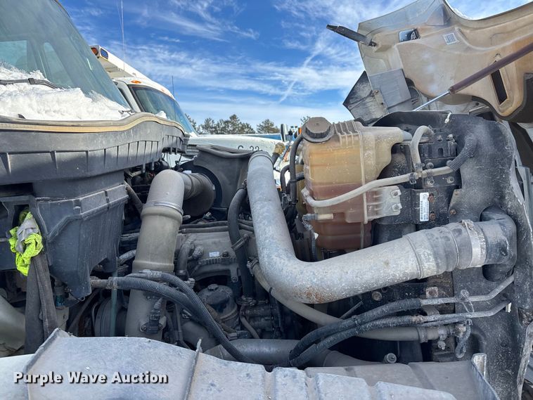 image for item EE4225 2012 International WorkStar 7600 Dump Truck