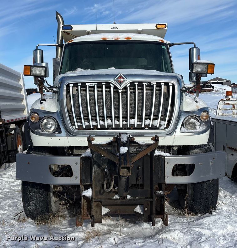 image for item EE4228 2014 International WorkStar 7600 dump truck