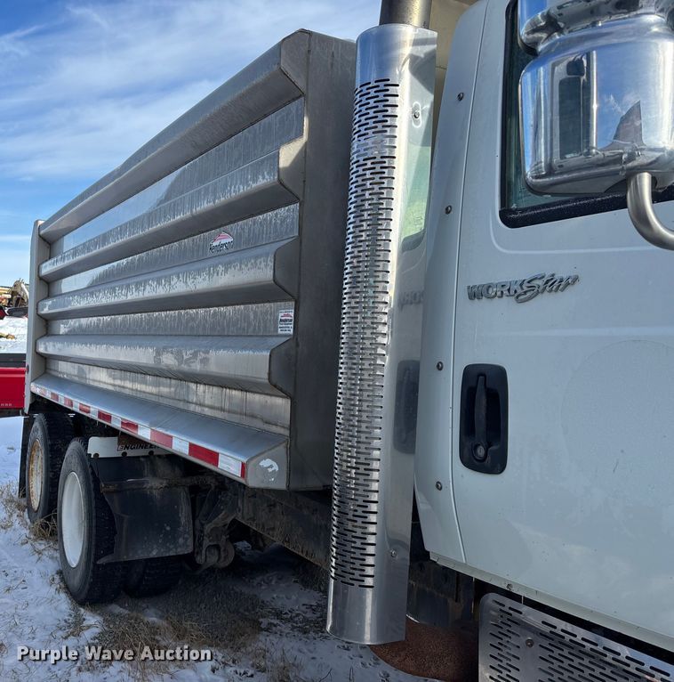 image for item EE4228 2014 International WorkStar 7600 dump truck