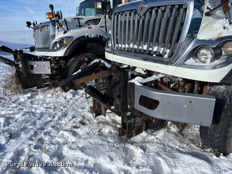 image for item EE4228 2014 International WorkStar 7600 dump truck