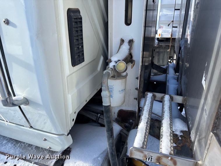 image for item EE4228 2014 International WorkStar 7600 dump truck