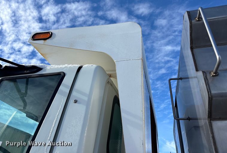 image for item EE4228 2014 International WorkStar 7600 dump truck