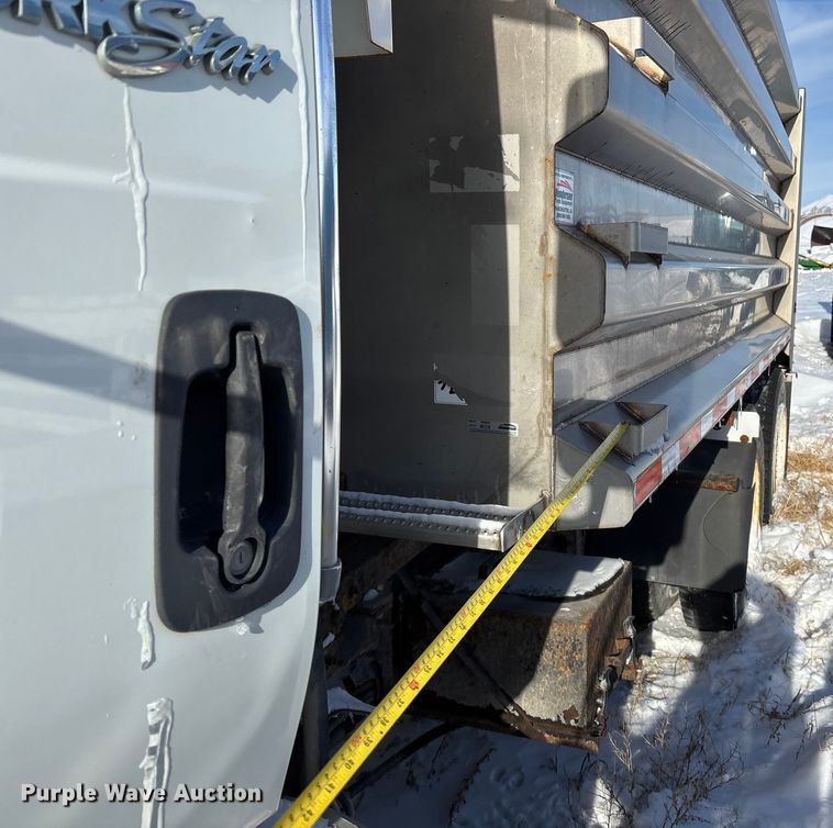 image for item EE4228 2014 International WorkStar 7600 dump truck