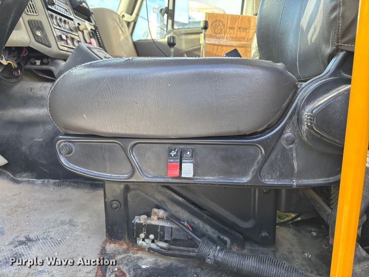 image for item EE4228 2014 International WorkStar 7600 dump truck