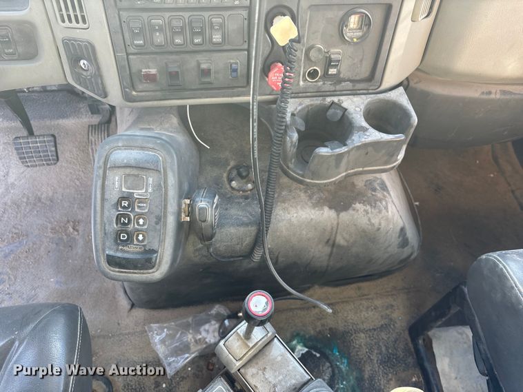 image for item EE4228 2014 International WorkStar 7600 dump truck